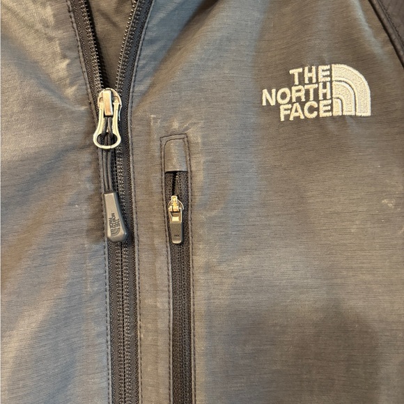 The North Face 2-in-1 Rain Jacket - Picture 3 of 9